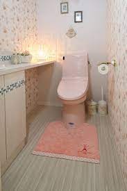 明るいピンクがトイレを華やかにするトイレマット 60 60cm トイレ インテリア トイレマット トイレ おしゃれ