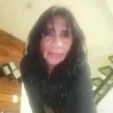 Feliz jueves criaturas de la creación, sé que parezco inalcanzable y les  puede dar vergüenza hablarme, pero soy como todos, sólo mándenme un mensaje  casual: "Hola su majestad, lamento interrumpir su existencia"