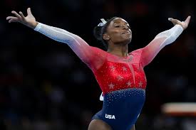 A fita é considerada o aparelho mais plástico e característico da ginástica. Simone Biles Lidera Eua Ao Ouro E Alcanca Marca Historica De Podios No Mundial De Ginastica Ginastica Artistica Ge