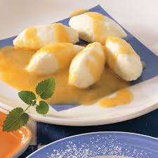 Quarkknodel Mit Aprikosensauce Rezept Quark Knodel Rezepte Aprikosen