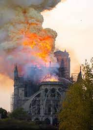Un incendie a ravagé la cathédrale inscrite au patrimoine mondial de l'humanité le 15 avril 2019. En Images Notre Dame De Paris En Feu La France Sous Le Choc L Express