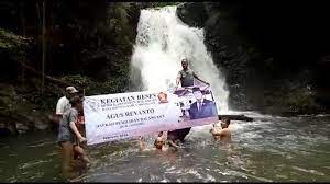 Pernah sering ke air terjun barambai pakai jalur ini dulu waktu tambang batu bara masih dikit. Ketinggiannya 10 Meter Begini Keindahan Air Terjun Bahasap Dusun Singsingan Balangan Banjarmasin Post