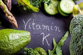 Il manzo non è una buona scelta se osservi l'assunzione di vitamina k perché contiene vitamina k. Vitamina K I Benefici Per L Organismo Protegge Dalle Fratture Ossee E Previene L Aterosclerosi Non Sprecare