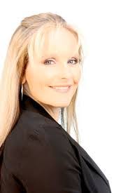 Traci Perry's Instagram, Twitter & Facebook