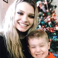 Cayley King (@cayleykingg)