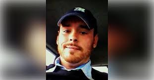 Lindsey Larose's Instagram, Twitter & Facebook