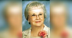 Kelly Currie's Instagram, Twitter & Facebook