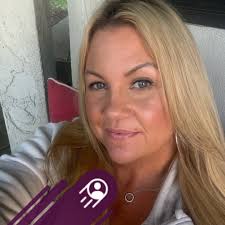 Michelle Slagle's Instagram, Twitter & Facebook