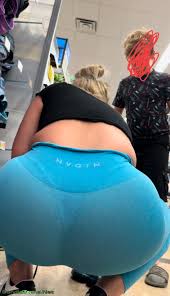 Family Voyeur - Stretching Spandex - Creepshot