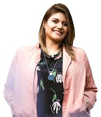 Marcela Gándara ora por mejores mensajes