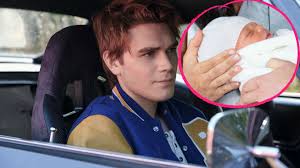 Conflicting details on its geographic location have been given over the years. Rolle Heisst Archie Riverdale Reagiert Auf Royal Baby Promiflash De