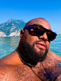 BIG BOY JOY ❤️ Thanks @sagaboi_official for the amazing joy and pride of  closing such an amazing show! What an amazing team of people you have  surrounded by you, it's so inspirational