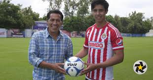 Benjamin galindo is an actor, known for eres mi pasión (2018), tv azteca deportes (1996) and televisa deportes (1998). Benjamin Galindo Defiende A Su Junior Por Pesimo Debut Con Chivas El Incorrecto Mx