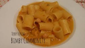 Mezzi Rigatoni Con Crema Di Ceci E Zucchine