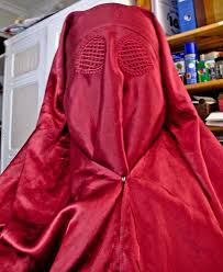 Over the time it has been ranked as high as 5 248 799 in the world. Pin Von Dody Bullerman Auf Burka Anziehsachen Burka Anziehen