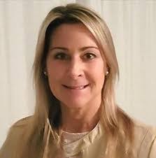 Deanna Hubert's Instagram, Twitter & Facebook