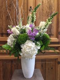 Modern Yet Chic Arrangement Made For A Building Company In Town To Spruce Up Their Office Area Floral Floral Wreath Amazing Flowers