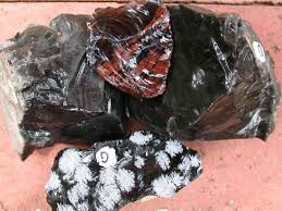 What Gems Are Found In Igneous Rock Igneous Rock Igneous Raw Gemstones Rocks