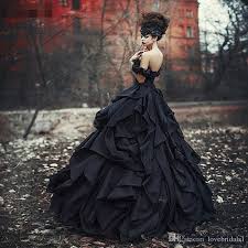 2019 Off Shoulder Black Gothic Ball Gown Wedding Dresses Tiered Pleat Lace Victorian Bridal Black Wedding Dress Gothic Gothic Wedding Dress Ball Gowns Wedding