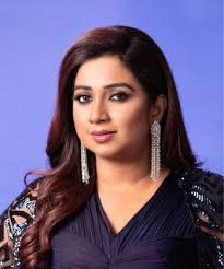 Shreya Ghoshal performing live