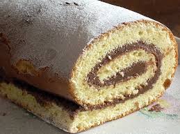 Gateau Roule Au Nutella Recette En 2020 Gateau Roule Nutella Gateau Roule Recette Et Roule Au Nutella
