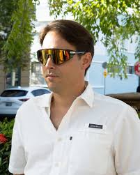 El regalo perfecto para navidad: UNAS GAFAS DEPORTIVAS. Aquí tenemos la  variedad que buscas 😎 👓 Examen de la vista disponible con la Dra. Yvette  Mercado 📞 ¡Llama y agenda tu cita!