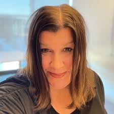 Laura Schatz's Instagram, Twitter & Facebook