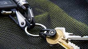 ポケットに入れるとかさばるカギの問題を解消 キーリングとカギがフラットになるキーホルダー ライフハッカー 日本版 キーリング キーホルダー リング