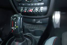 Perkhidmatan ini dinamakan langkawi auto express di jeti kuala perlis. Turun Bukit Guna Gear Berapa Ini Panduan Automatik Cvt Dct Dan Manual Motoqar