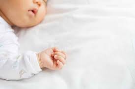 Waktu tidur yang cukup merupakan kunci untuk menunjang tumbuh kembang bayi. Pola Tidur Bayi 3 Bulan Pengaruhnya Terhadap Tumbuh Kembang