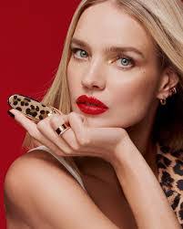 Rebecca Cuff's Instagram, Twitter & Facebook