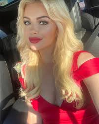 Valarie Lamb's Instagram, Twitter & Facebook