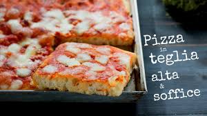Il tiramisù classico è una delle ricette più amate: Pizza In Teglia Alta E Soffice Di Benedetta Ricetta Facile Senza Impasto Youtube