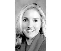 Elizabeth Commander's Instagram, Twitter & Facebook