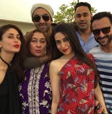 Ranbir Karisma Kareena Saif Have A Family Christmas Evening Bollywood Bollywood Celebrities Kareena Kapoor