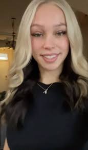 Emma Hobbs (emmahobbss)