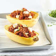 Vous Revez De Manger De La Poutine Italienne Sans Culpabiliser Avec Cette Courge Spaghetti Garnie De Sauce A La Viande Et De From In 2020 Food Recipes Healthy Recipes