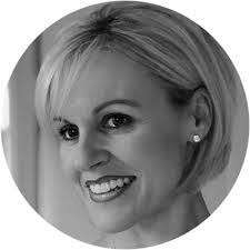 Sonia Lamb's Instagram, Twitter & Facebook