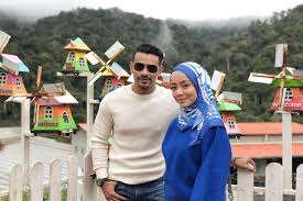 Remy ishak sudah membuat keputusan dengan memadam semua gambar di instagram dan berhenti mengikuti mira filzah. Remy Ishak Takut Terlalu Kerap Digandingkan Bersama Mira Filzah