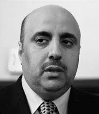 اتهمته السلطات السعوديه باغتيال عمه الملك فيصل بن عبد العزيز, تالت حكام الدوله السعوديه فى 25 مارس 1975. Ù…Ù† Ù‡Ùˆ ÙÙŠØµÙ„ Ø¨Ù† Ø¹Ø¨Ø¯Ø§Ù„Ø¹Ø²ÙŠØ² Ø¨Ù† Ø¹Ø¨Ø¯Ø§Ù„Ù„Ù‡ Ø§Ù„Ø³Ø¯ÙŠØ±ÙŠ Ù…Ù„Ù Ø§Ù„Ø´Ø®ØµÙŠØ© Ù…Ù† Ù‡Ù…