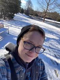 Hey everyone! I'm currently looking for a roommate to move to the  DC/Arlington area. I am also open to living with more people and looking at  different floor plans! I am looking