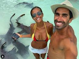 Annachiara zoppas ha fatto breccia nel cuore di vittorio brumotti. Curve Perfette Giorgia Palmas Il Vestito E Troppo Aderente E Mette In Mostra Tutto
