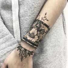 Just the flower tattoos have always been a favourite among women for decades. Wrist Tattoos For Android Apk Download