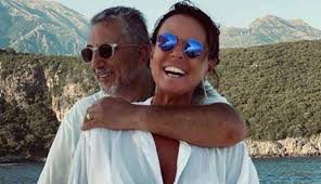 She was noticed by the fininvest television network and signed a contract with it. Paola Perego Angosciata Per Il Figlio E Arrabbiata Foto Universomamma