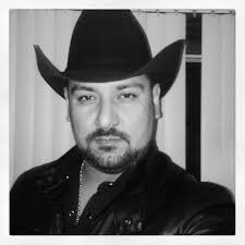 Heron Hernandez .- Pollito Pio (vivo) by Heron Hernandez