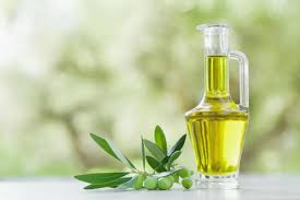 Les Bienfaits De L Huile D Olive Pour Visage Et Cheveux Et Comment L Utiliser