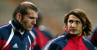 Formé dans son pays basque natal, lizarazu intègre les girondins de bordeaux où il débute en. Lizarazu Explains Why Man United Move Never Materialised Football365