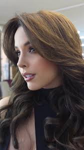 Qué tal mi pelo mas oscuro 👩🏾? Que opinaaamooooos que opinamossssssss 🤩  Hoy en entrevista para @laredcaracol 😍 #transformacion #transformation  #meobsessedwithyou