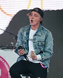 Isac Elliot Wikipedia