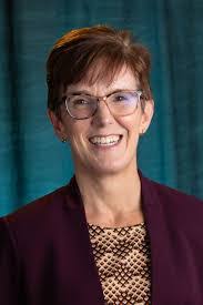 Donna Hood's Instagram, Twitter & Facebook